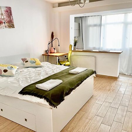 Victoriei Studio Bukares Bagian luar foto